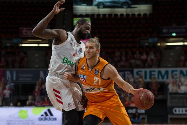 她屡次强调 她屡次强调