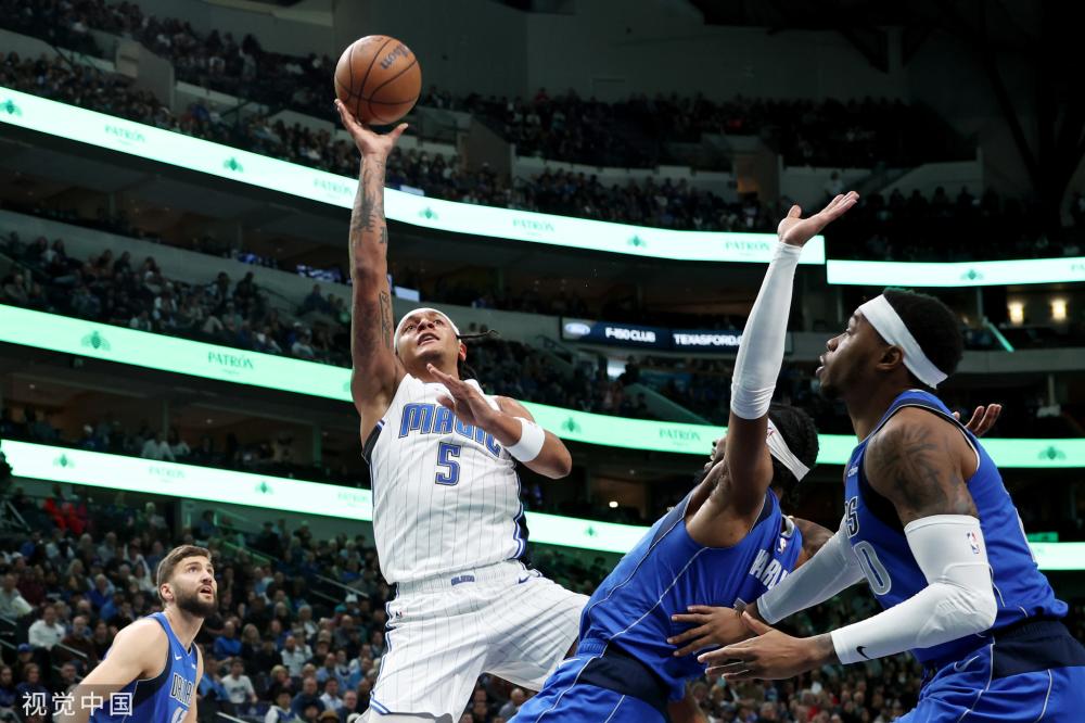 他在场上不 他在场上不